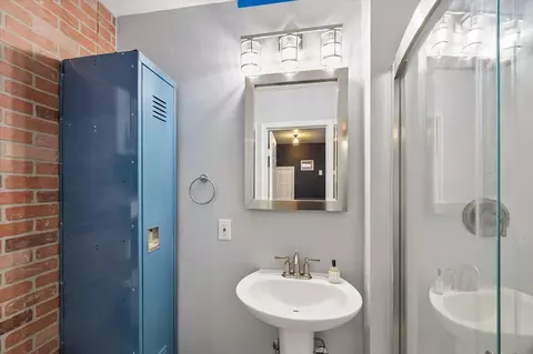 Bath - 6819 Still Meadow St, Spring, TX 77389 photo 6 of 6