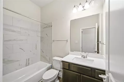 Bath - 28329 Rabbitt Trl, Spring, TX 77386 photo 3 of 4