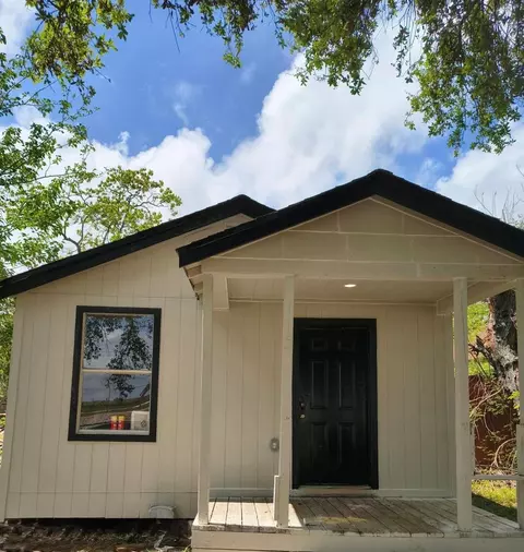 115 Bay St N, Texas City, TX 77590