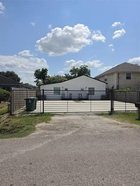 4604 Bricker St #AB, Houston, TX 77051