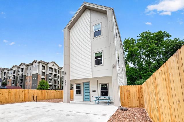 2826 Drew St, Houston, TX 77004