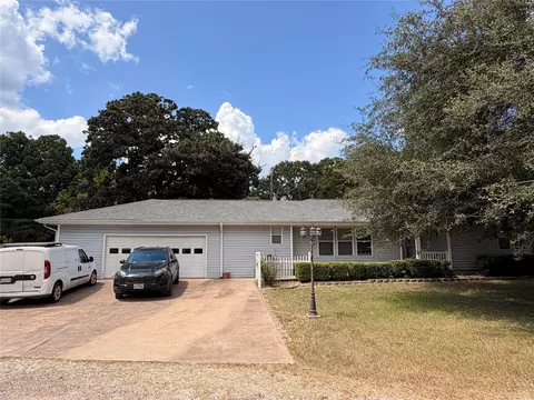 Exterior - 192 Moon Beam Dr, Trinity, TX 75862 photo 2 of 7