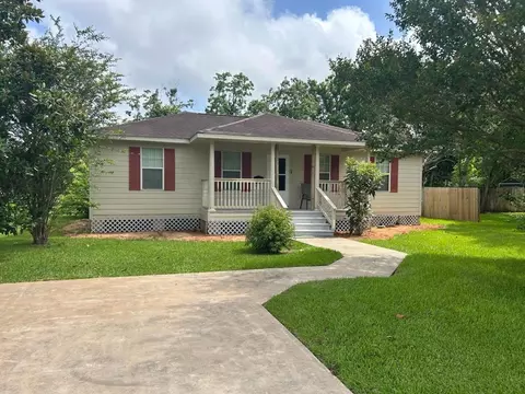 123 Robinson Rd, Oyster Creek, TX 77541