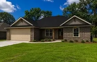807 S State St, Madisonville, TX 77864