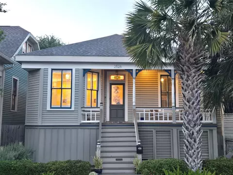 2526 Ursuline St, Galveston, TX 77550