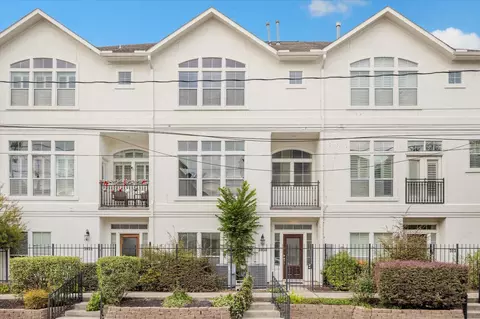 3930 Blossom St, Houston, TX 77007