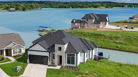 10693 S Lake Mist Ln, Willis, TX 77318