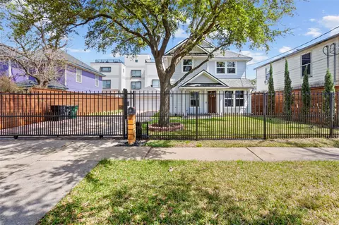 3105 Garrow St, Houston, TX 77003