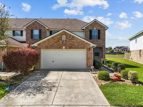 7535 Park Bend Ln, Pasadena, TX 77505