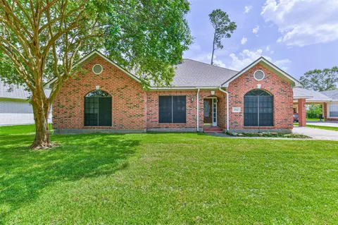 8022 17th Green Dr, Humble, TX 77346