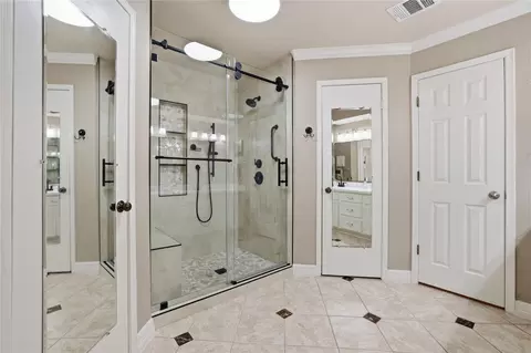 Bath - 5403 Cobble Ln, Spring, TX 77379 photo 2 of 3