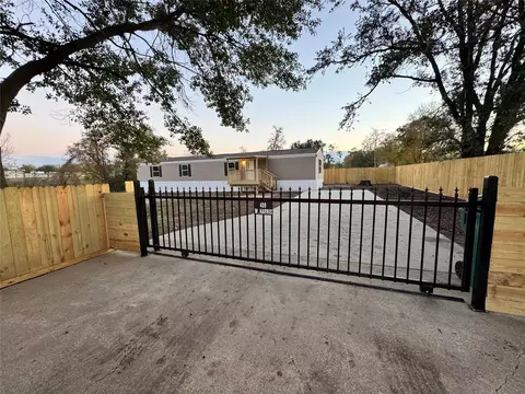 409 W Harris Ave, Pasadena, TX 77506