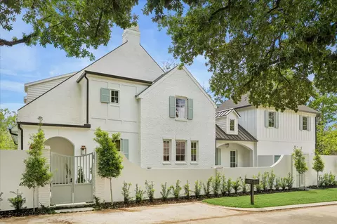 10801 Long Shadow Ln, Hunters Creek Village, TX 77024