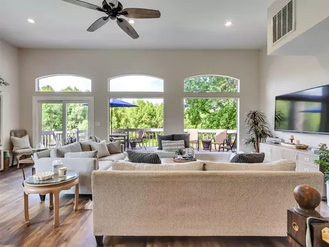Living - 300 Coral Gables, Trinity, TX 75862 photo 1 of 3