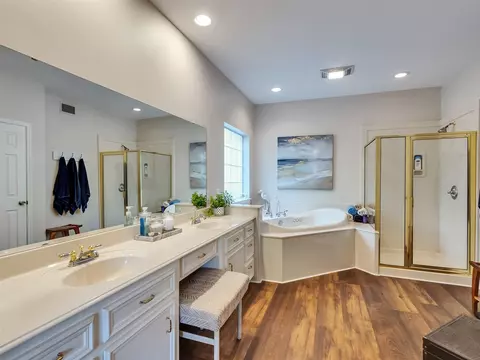 Bath - 300 Coral Gables, Trinity, TX 75862 photo 1 of 4