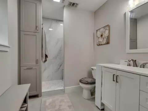 Bath - 300 Coral Gables, Trinity, TX 75862 photo 4 of 4