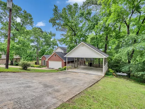 Exterior - 300 Coral Gables, Trinity, TX 75862 photo 7 of 8