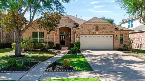 314 Trillium Dr, Sugar Land, TX 77479