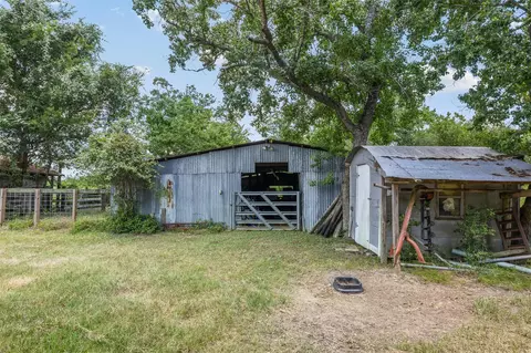 Exterior - 32675 Fm 1488 Rd, Hempstead, TX 77445 photo 10 of 11