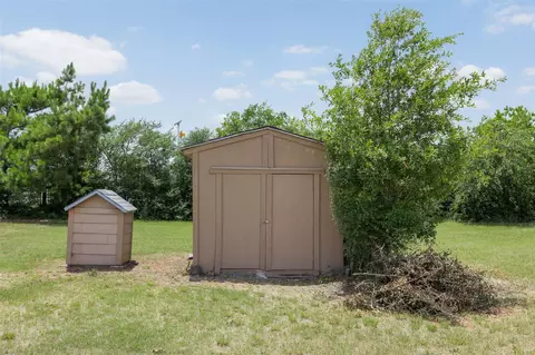 Exterior - 32675 Fm 1488 Rd, Hempstead, TX 77445 photo 7 of 11