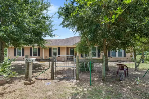 Exterior - 32675 Fm 1488 Rd, Hempstead, TX 77445 photo 3 of 11