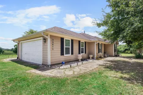 Exterior - 32675 Fm 1488 Rd, Hempstead, TX 77445 photo 4 of 11