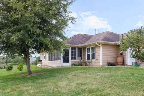 Exterior - 32675 Fm 1488 Rd, Hempstead, TX 77445 photo 6 of 11