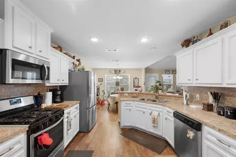 Kitchen - 32675 Fm 1488 Rd, Hempstead, TX 77445 photo 1 of 1