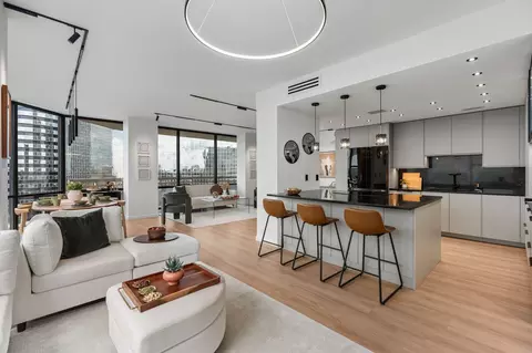 14 Greenway Plz #9R, Houston, TX 77046