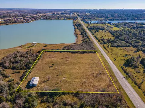 9702 Monticello Dr, Texas City, TX 77591
