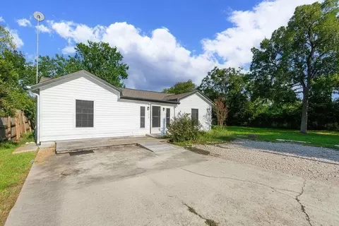 2523 S Broadway St, La Porte, TX 77571