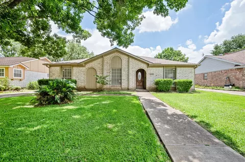 12107 Brighton Ln, Stafford, TX 77477