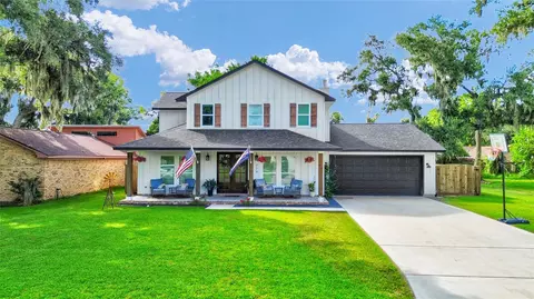 229 Montclaire Dr, West Columbia, TX 77486