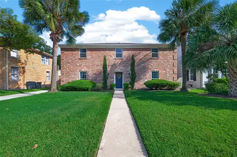 4807 Denver Dr, Galveston, TX 77551