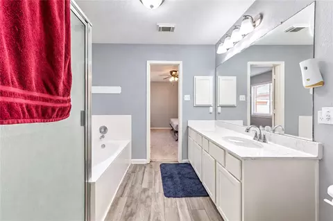 Bath - 23207 Lone Wolf Trl, Spring, TX 77373 photo 1 of 5