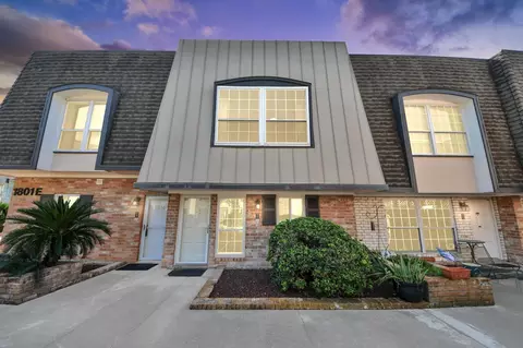 1801 Stoney Brook Dr #107, Houston, TX 77063