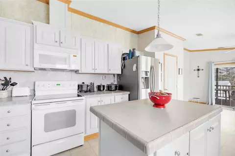 Kitchen - 17659 E Fm 1097 Rd, Willis, TX 77378 photo 2 of 4