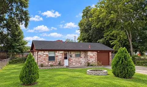 1122 Mitchell Rd, Houston, TX 77037