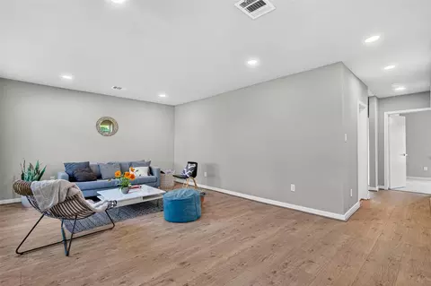 Living - 202 Jackson Ave, Pasadena, TX 77506 photo 3 of 6