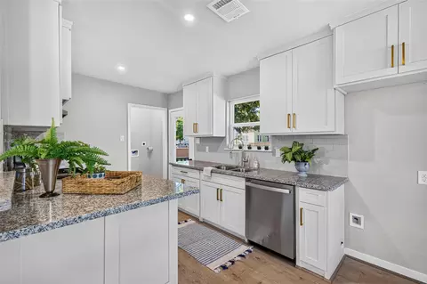 Kitchen - 202 Jackson Ave, Pasadena, TX 77506 photo 1 of 5