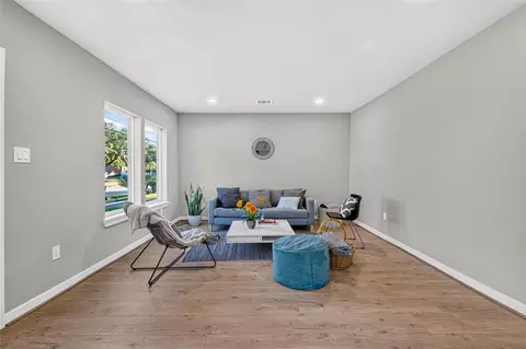 Living - 202 Jackson Ave, Pasadena, TX 77506 photo 1 of 6