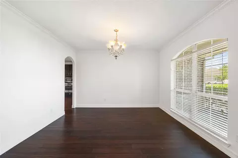 Living - 30703 Eastridge Dr, Spring, TX 77386 photo 2 of 6
