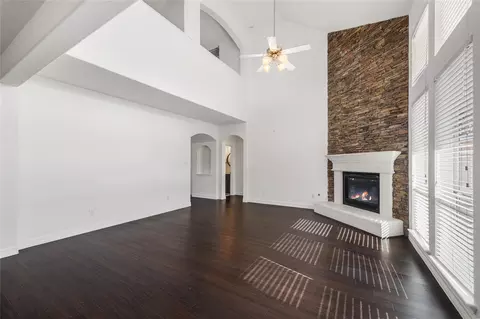 Living - 30703 Eastridge Dr, Spring, TX 77386 photo 4 of 6