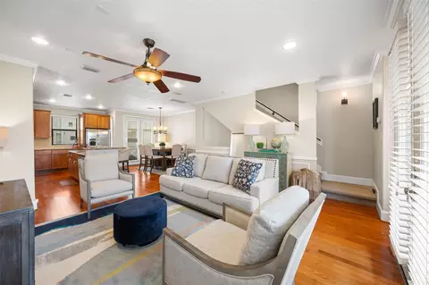 2320 Emancipation Ave, Houston, TX 77004