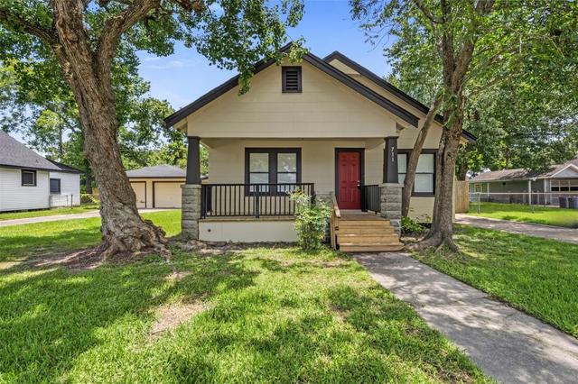 711 Bowie St, Baytown, TX 77520