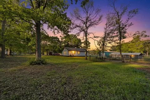 461 Trails End Dr, Cleveland, TX 77328
