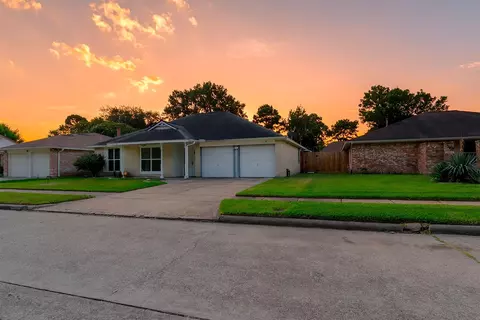 Exterior - 20007 Jasperwood Cir, Katy, TX 77449 photo 3 of 9
