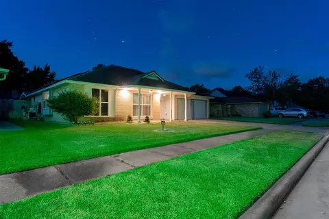 Exterior - 20007 Jasperwood Cir, Katy, TX 77449 photo 4 of 9