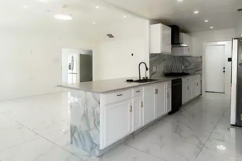 Kitchen - 20007 Jasperwood Cir, Katy, TX 77449 photo 3 of 3