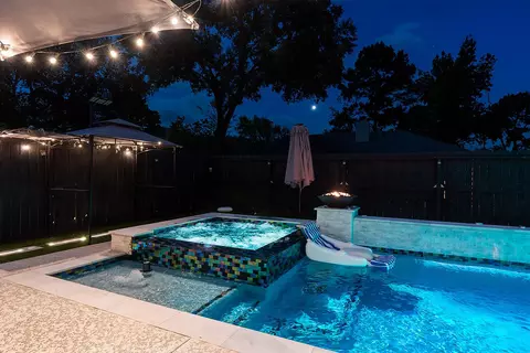 Exterior - 20007 Jasperwood Cir, Katy, TX 77449 photo 7 of 9